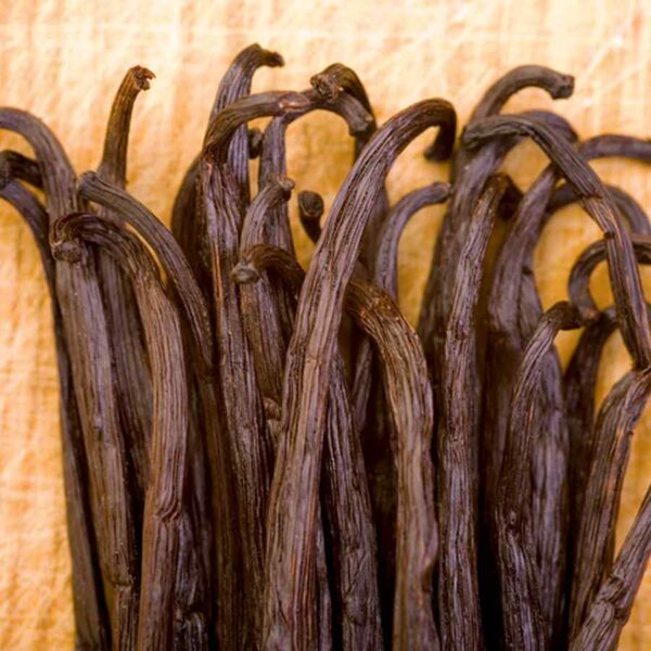Premium gourmet vanilla beans from Tanzania for baking, cooking, and dessert making