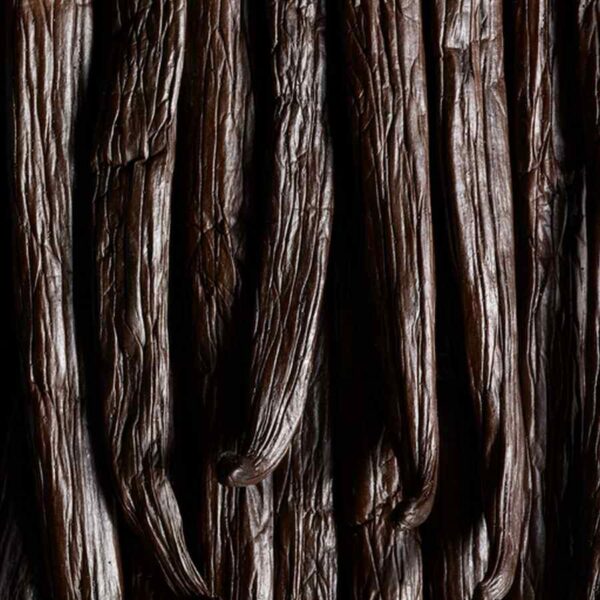 Premium gourmet vanilla beans from Uganda for baking, cooking, and dessert making