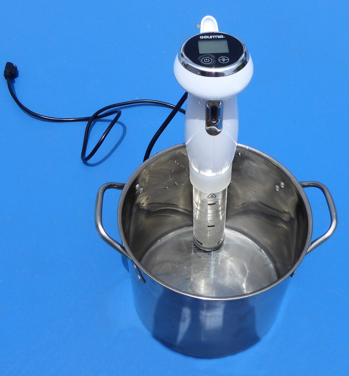 Sous-vide immersion circulator in a water bath